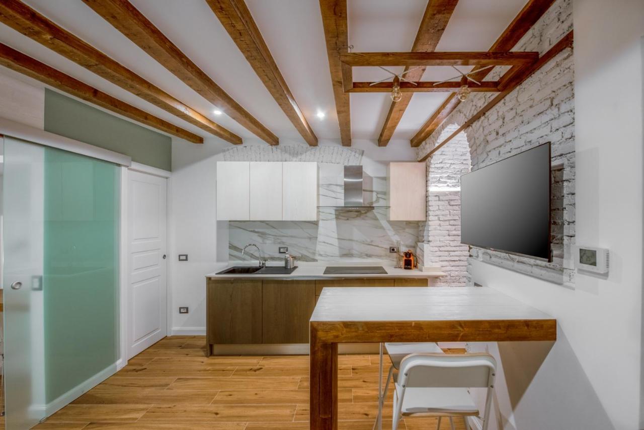 Elegant Suite In Milan Center Exterior photo