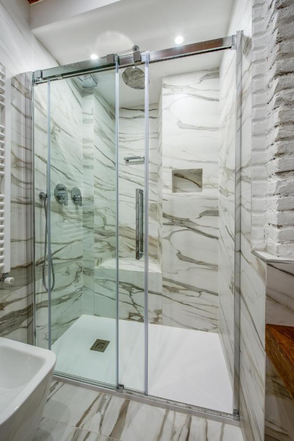 Elegant Suite In Milan Center Exterior photo
